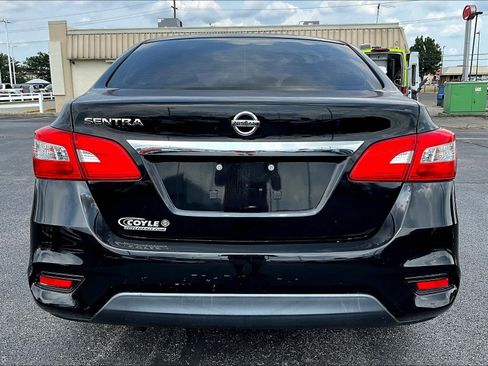 Used 2016 Nissan Sentra S FWD image 5
