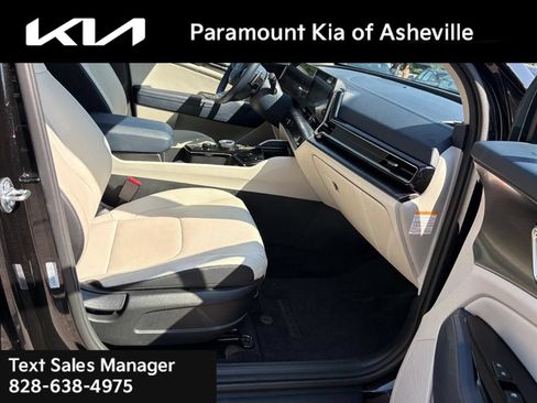 Certified 2025 Kia Sportage EX AWD/4WD image 19