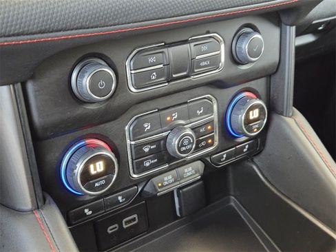 Used 2024 Chevrolet Suburban RST w/ Luxury Package image 20