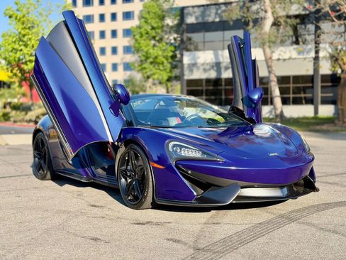 Used 2018 McLaren 570S Spider image 12
