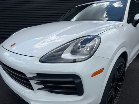 Certified 2023 Porsche Cayenne Platinum Edition AWD/4WD image 3