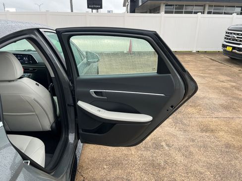 Used 2022 Hyundai Sonata SEL FWD image 12