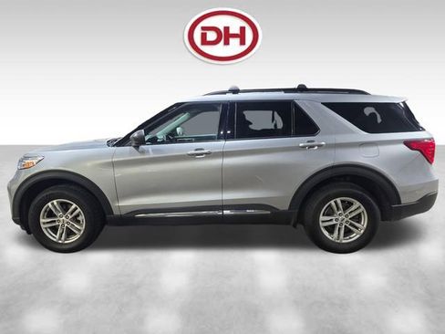 Used 2023 Ford Explorer XLT w/ Equipment Group 202A AWD/4WD image 7