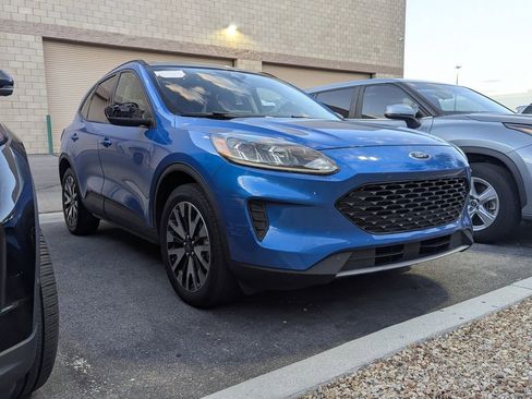 Used 2020 Ford Escape SE Sport AWD/4WD image 3