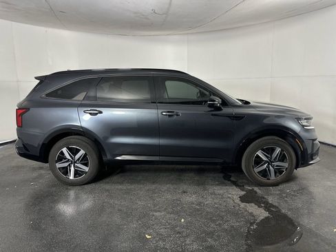 Used 2023 Kia Sorento EX image 13