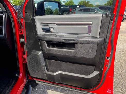 Used 2022 RAM 1500 Classic SLT AWD/4WD image 23