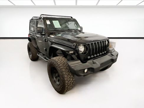 Used 2023 Jeep Wrangler Sport AWD/4WD image 3