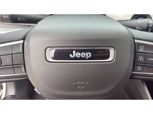 Used 2025 Jeep Compass Limited AWD/4WD image 31