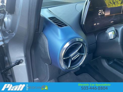 Used 2025 Chevrolet Equinox EV LT FWD image 23