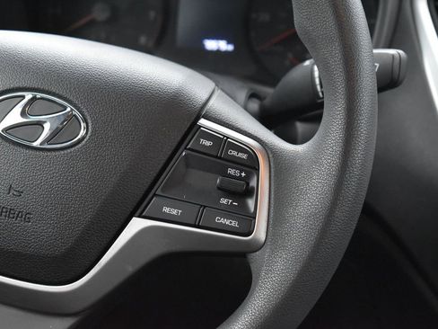 Used 2022 Hyundai Accent SE image 19