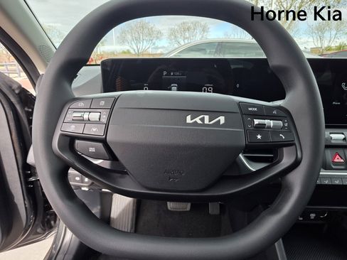 New 2026 Kia K4 FWD image 21
