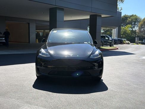 Used 2024 Tesla Model Y Performance AWD/4WD image 6