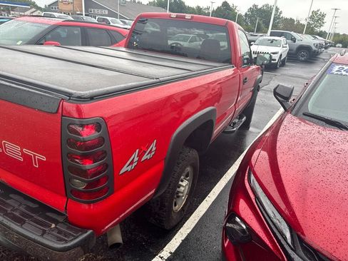 Used 2004 Chevrolet Silverado 2500 W/T w/ Snow Plow Prep Package AWD/4WD image 9