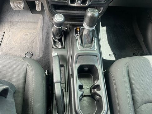 Used 2019 Jeep Wrangler Unlimited Sport S AWD/4WD image 18