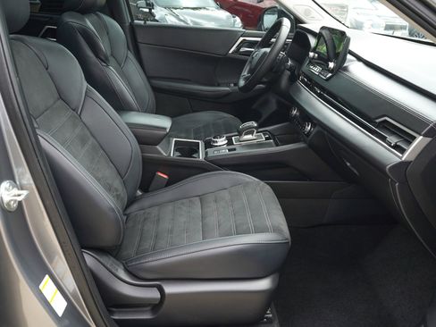 Used 2024 Mitsubishi Outlander SE FWD image 6