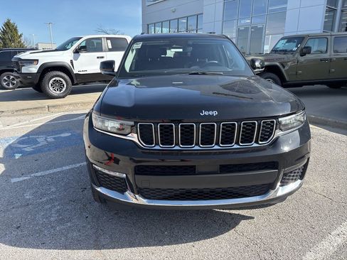 Used 2023 Jeep Grand Cherokee L Limited image 9