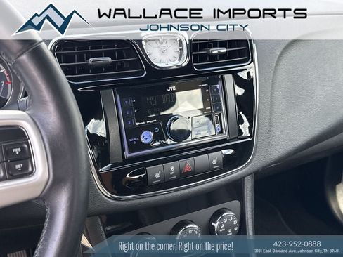 Used 2014 Chrysler 200 Limited FWD image 20