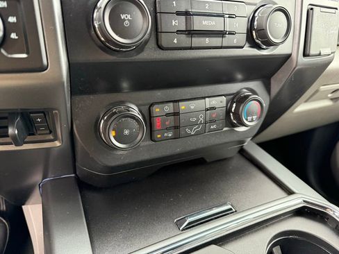 Used 2022 Ford F250 XLT w/ XLT Premium Package image 29