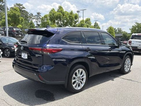 Used 2022 Toyota Highlander Limited AWD/4WD image 7