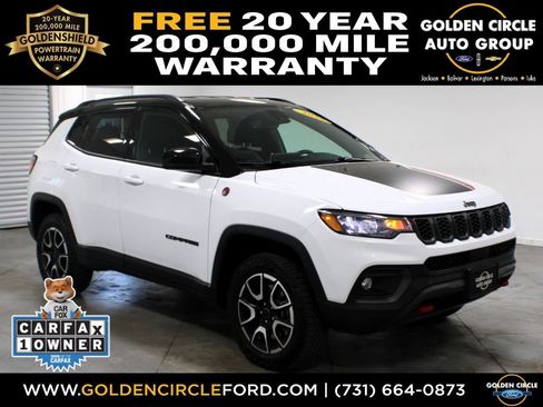 Used 2025 Jeep Compass Trailhawk AWD/4WD image 1