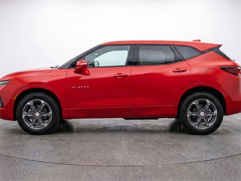 Used 2025 Chevrolet Blazer LT FWD image 5