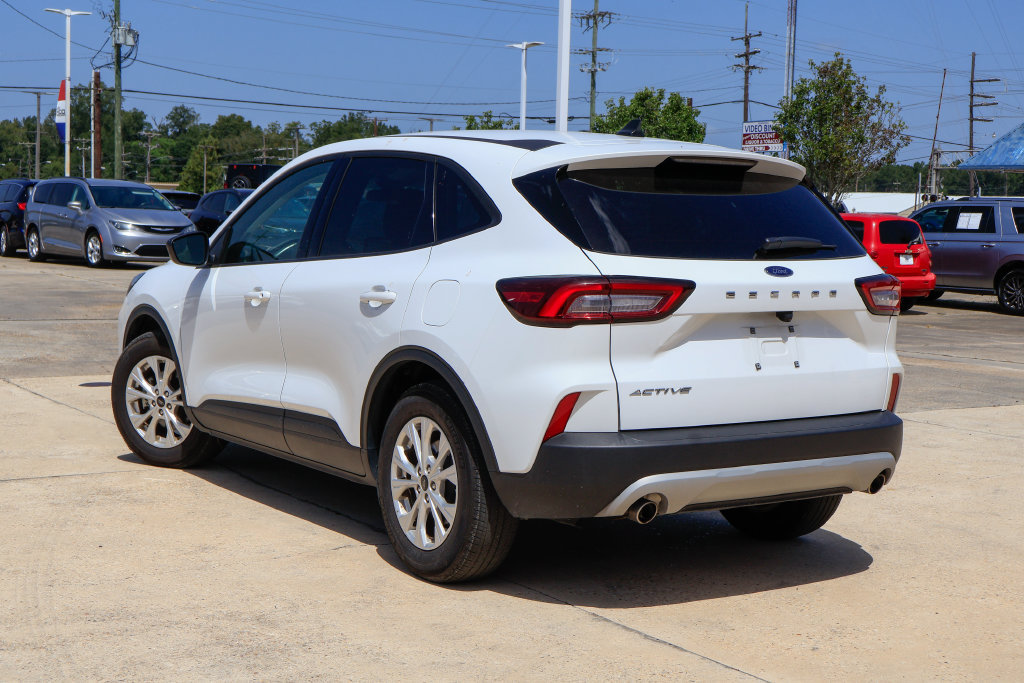 Used 2025 Ford Escape Active FWD image 2