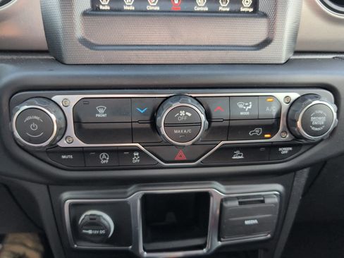 Used 2023 Jeep Gladiator Sport w/ Trailer Tow Package image 28