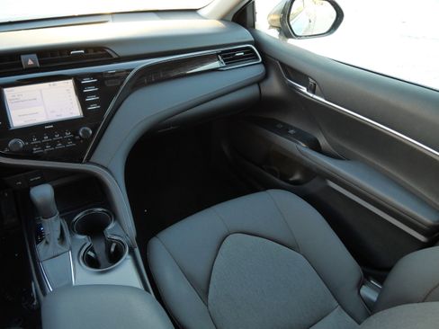 Certified 2020 Toyota Camry LE image 12