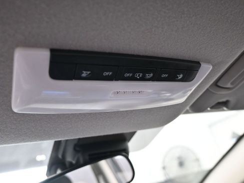 Used 2023 Nissan Versa SV image 27