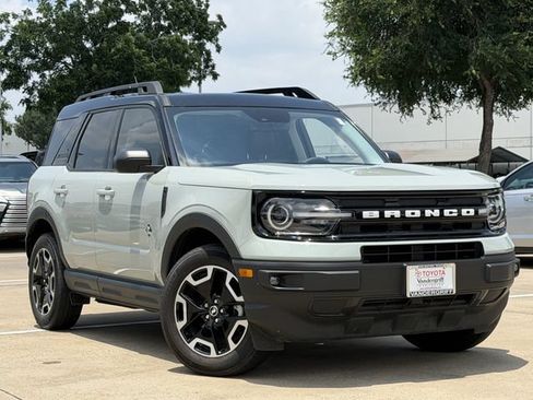 Used 2024 Ford Bronco Sport Outer Banks AWD/4WD image 2
