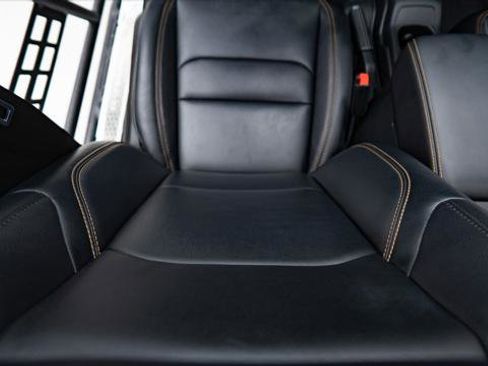 Used 2024 Jeep Wrangler Unlimited Sahara image 16