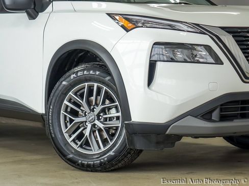 Used 2023 Nissan Rogue S image 4