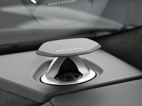 Used 2024 Lamborghini Urus S AWD/4WD image 32
