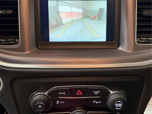 Used 2022 Dodge Charger SXT image 22