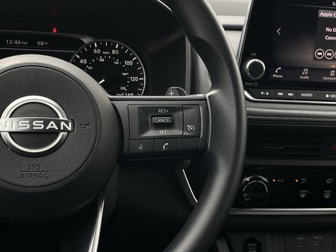 Used 2024 Nissan Rogue S image 14