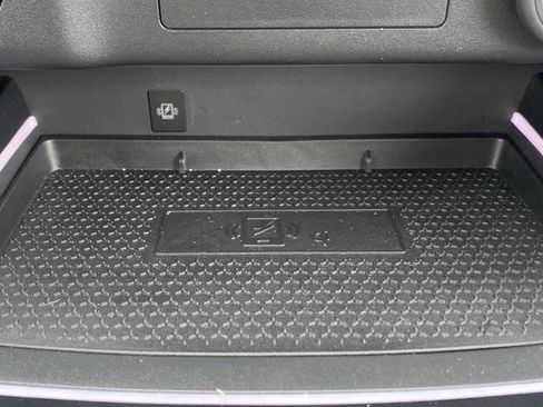 Used 2025 Nissan Rogue Platinum image 25