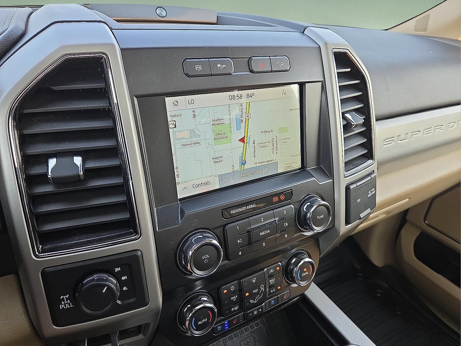 Used 2021 Ford F250 Lariat w/ Lariat Ultimate Package AWD/4WD image 16