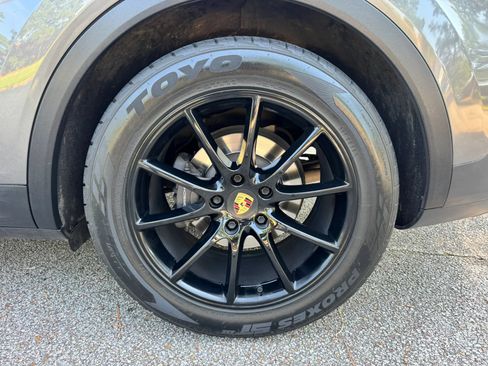 Used 2019 Porsche Cayenne AWD/4WD image 36