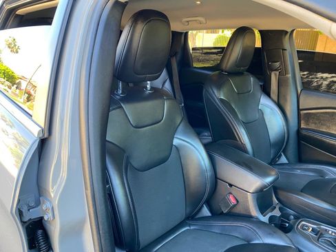 Used 2020 Jeep Cherokee Latitude Plus FWD image 53