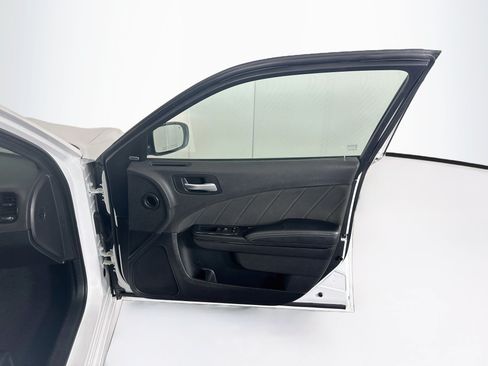 Used 2019 Dodge Charger R/T w/ Blacktop Package RWD image 32