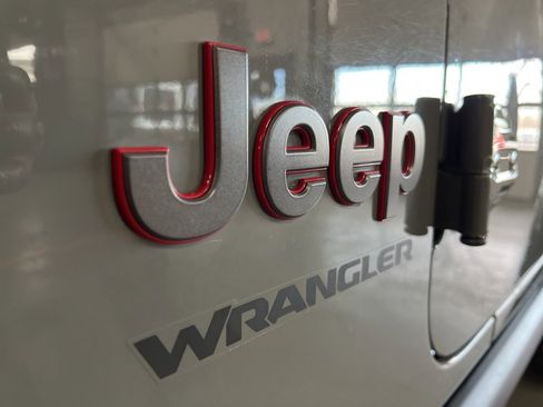 Used 2021 Jeep Wrangler Rubicon image 14