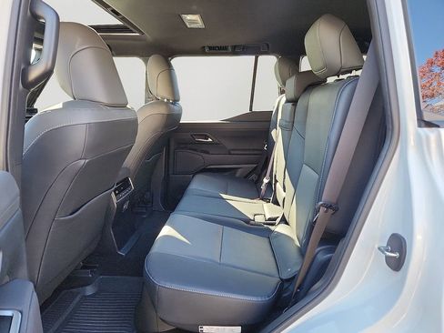 Used 2024 Lexus GX 550 550 Premium image 8