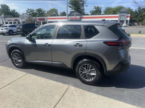 Used 2023 Nissan Rogue S AWD/4WD image 6