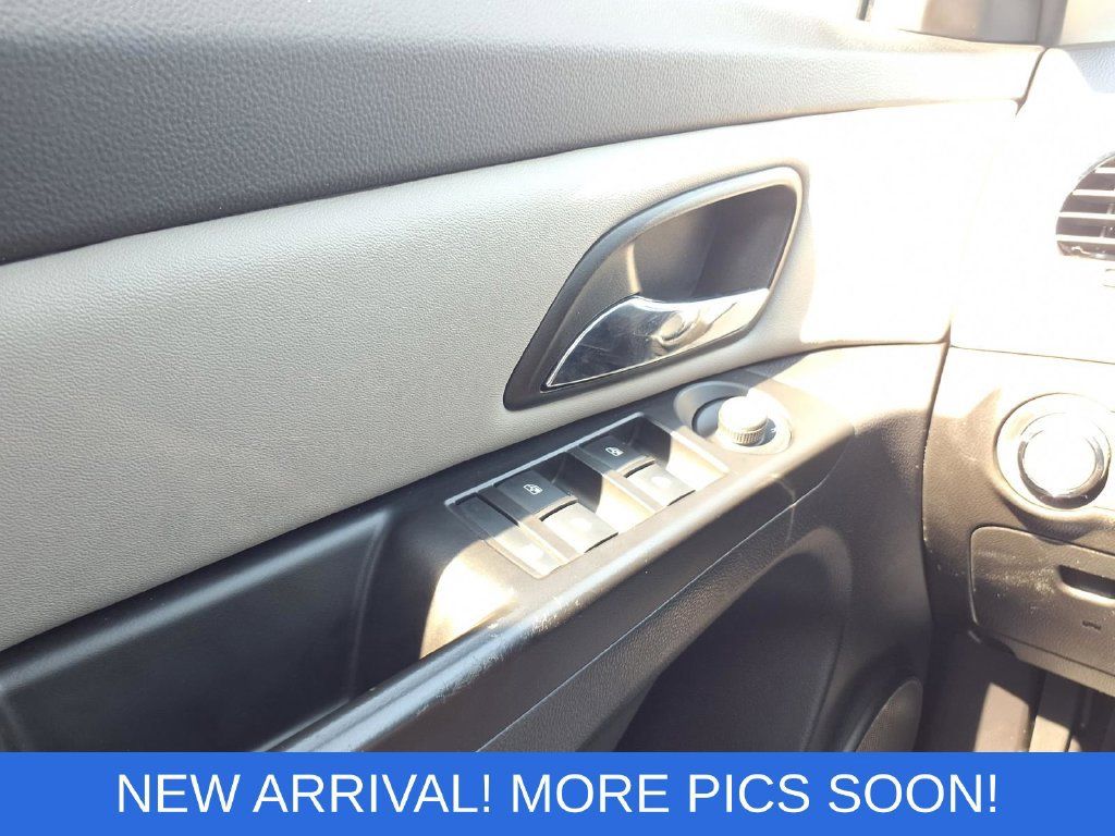 Used 2014 Chevrolet Cruze LT FWD image 16