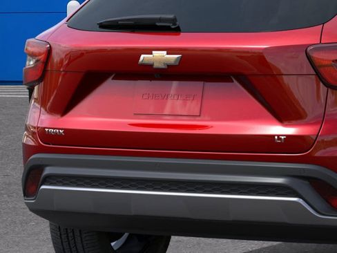 New 2026 Chevrolet Trax LT w/ Driver Confidence Package FWD image 14
