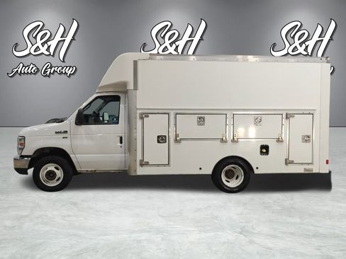 Used 2016 Ford E-350 and Econoline 350 Super Duty w/ Power Windows & Locks Group image 16