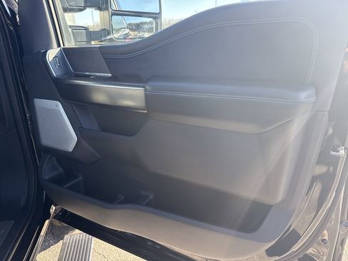 Used 2025 Ford F350 Platinum image 15