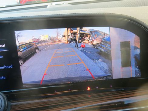 Used 2023 Cadillac Escalade ESV Luxury image 12