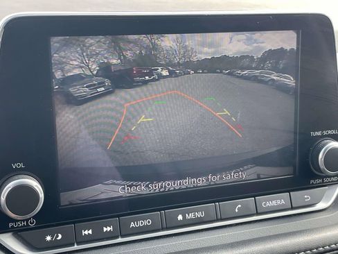 Used 2023 Nissan Rogue SV image 24