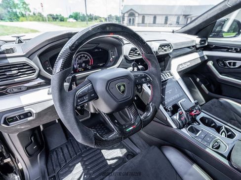 Used 2021 Lamborghini Urus AWD/4WD image 18